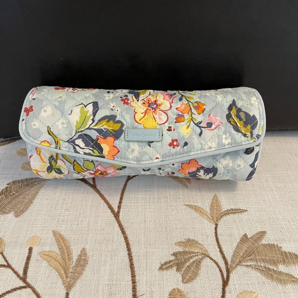 Vera Bradley On a Roll Case (Floating Garden)